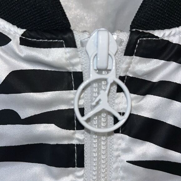 Jordan Butterfly Thumb Finger print Jumpman Black White Zipper Varsity Jacket M - Picture 6 of 13